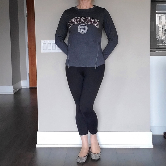 Harvard University Sweatshirt - Picture 8 of 15